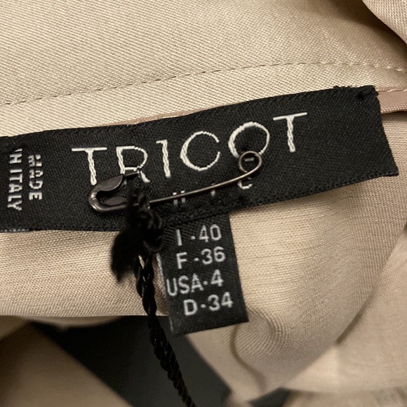 Italian-made pleated skirt in a gold tone - Picture 3 of 5